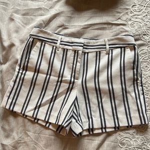 ANN TAYLOR FACTORY Striped Shorts - US Size 6